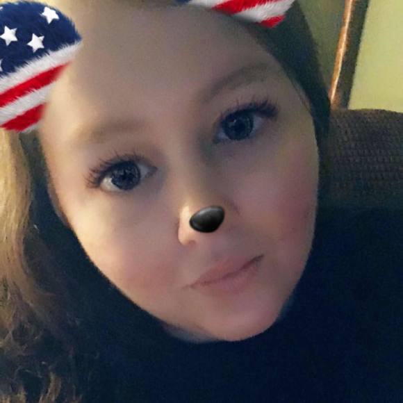 Meet your Posher, Sarah - Picture 1 of 1